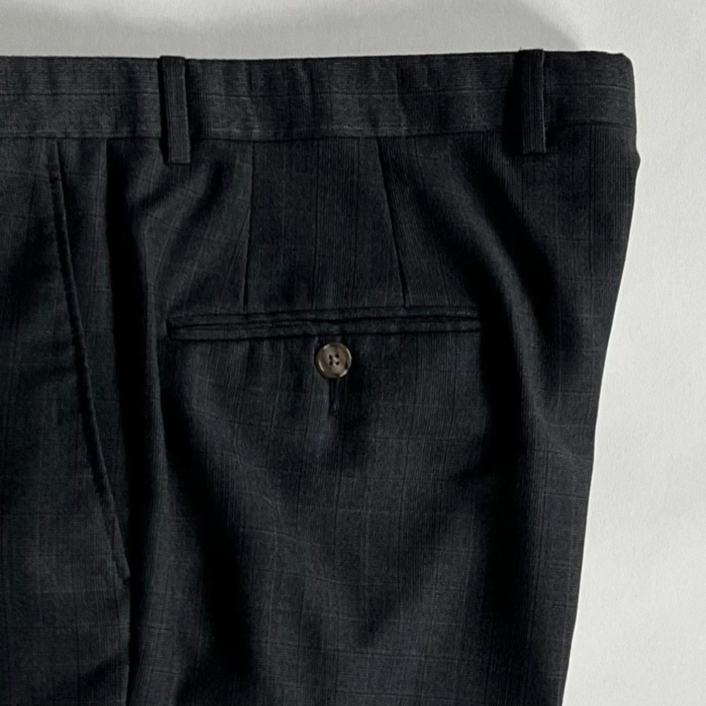 Hickey Freeman Grey Plaid 2 Piece Suit, Size XXL - Picture 13 of 13